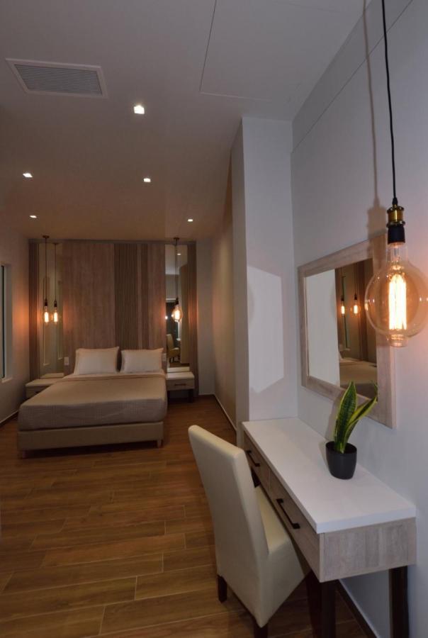 Gonis Grand Luxury Suite Palaiochora Esterno foto