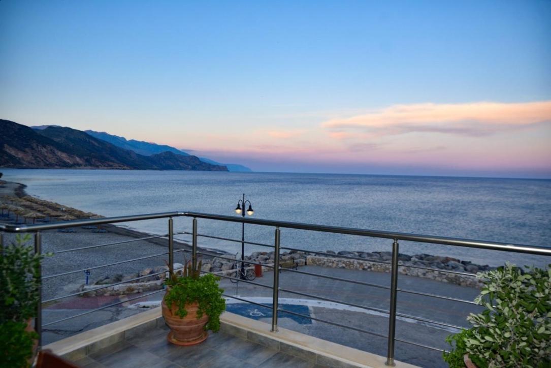 Gonis Grand Luxury Suite Palaiochora Esterno foto
